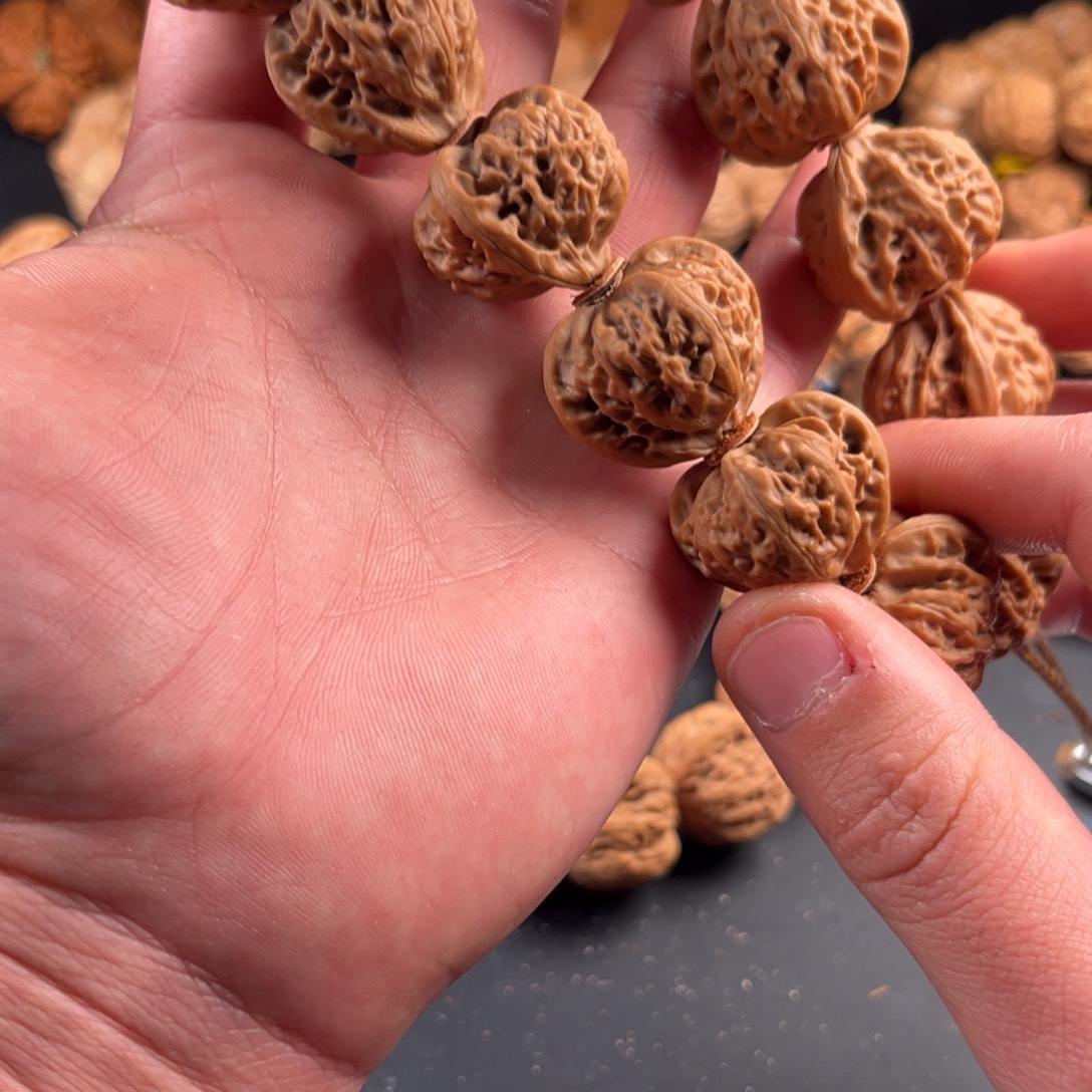 周***༝文玩核桃吊坠宫灯核桃1111