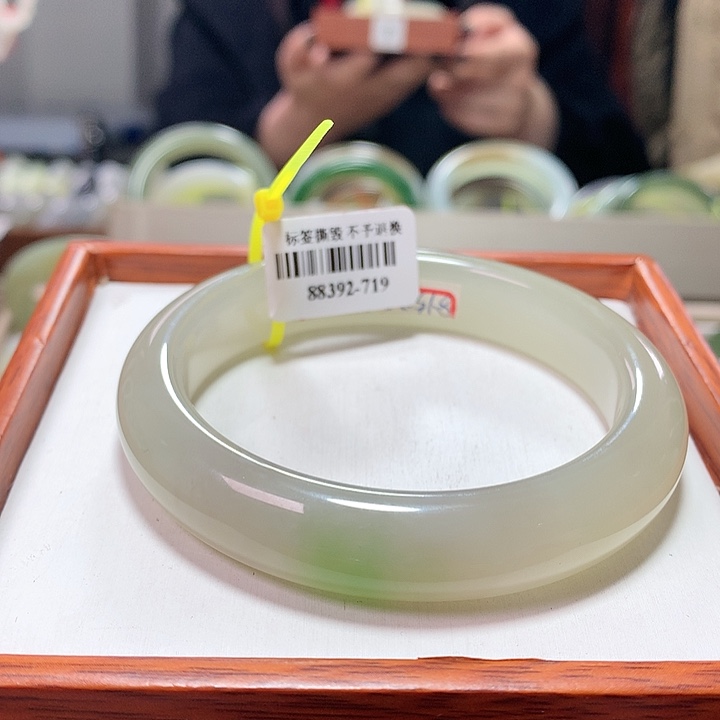 和田玉手镯未镶嵌56-57