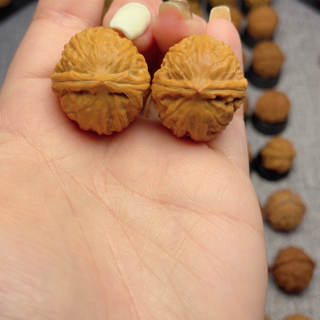 文玩核桃把件方墩