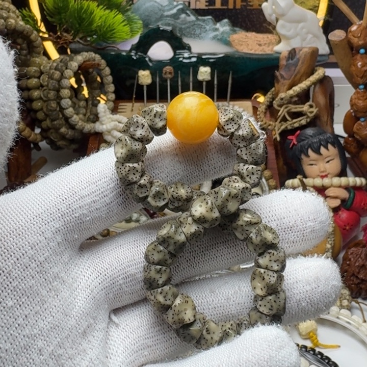 星月菩提手串余***?5号车尺寸10石玉双标玛尼墩大肠单圈