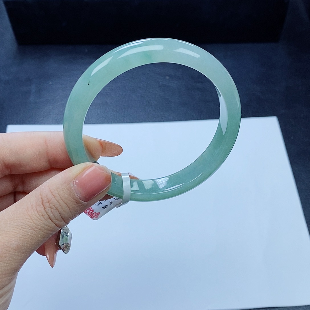 翡翠手镯未镶嵌58.3圈口