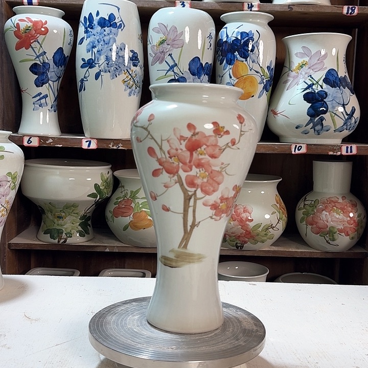 瓶梅瓶红梅花新款陶瓷陶瓷