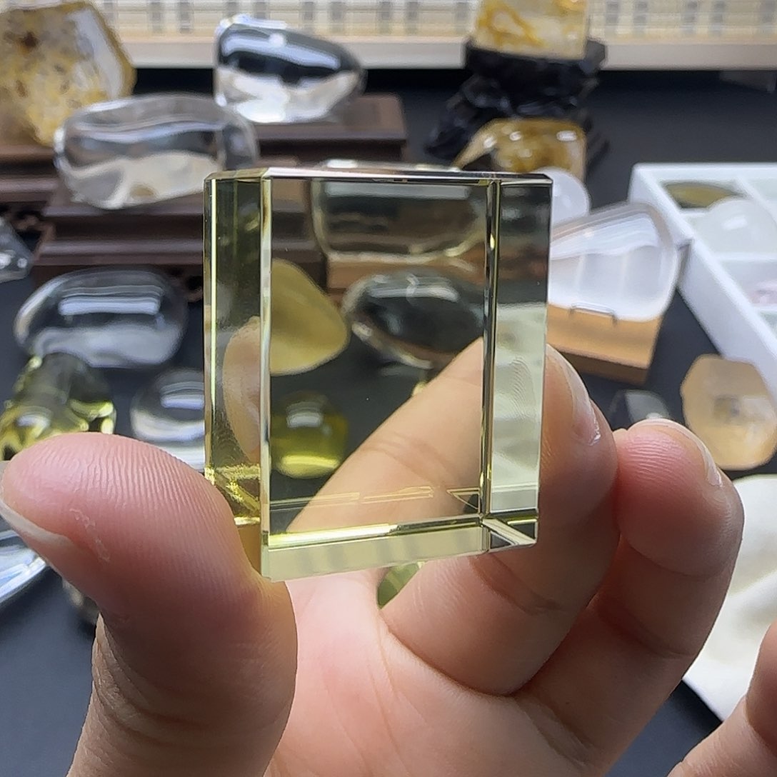 水晶天然摆件未镶嵌