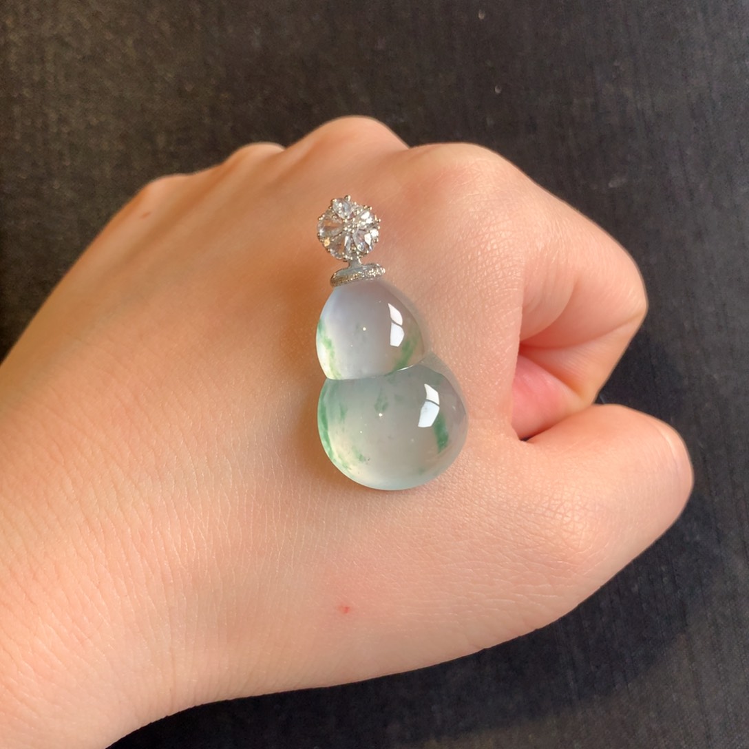 翡翠颈饰18K金镶嵌天然翡翠