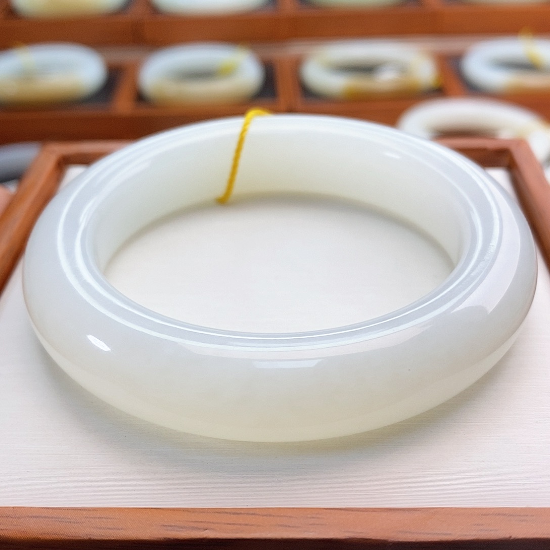和田玉（白玉）手镯未镶嵌