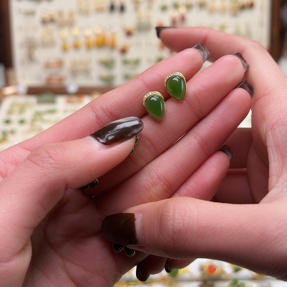 银S925镀金镶嵌和田玉耳钉