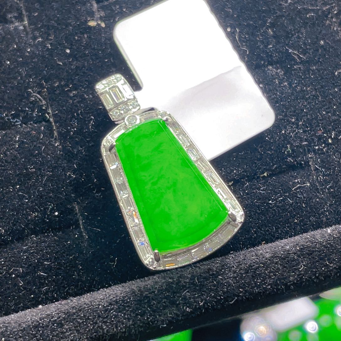 翡翠颈饰未镶嵌40，