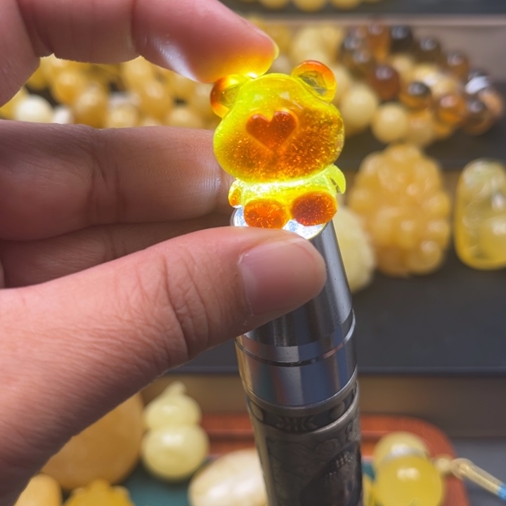 琥珀未镶嵌珠宝奇石M61号金沙小熊