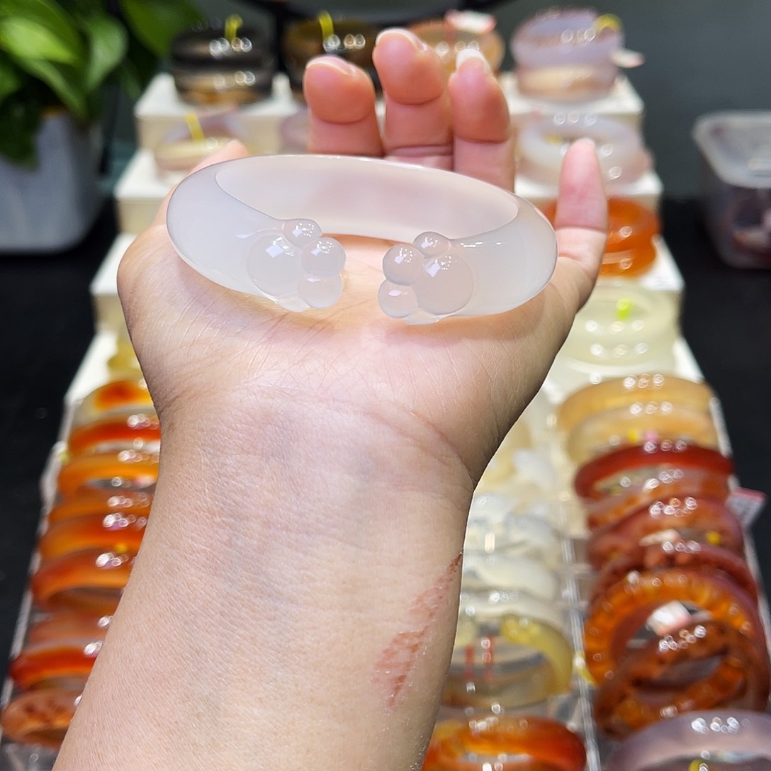 玛瑙/玉髓未镶嵌手镯