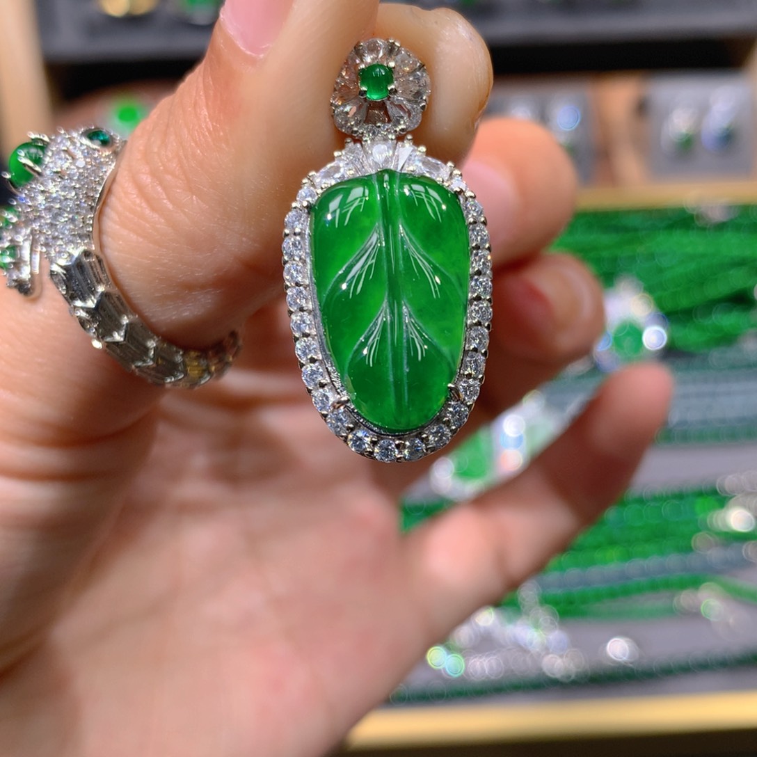 翡翠手链未镶嵌天然翡翠