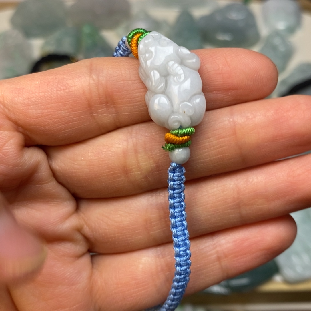 翡翠颈饰未镶嵌手牌