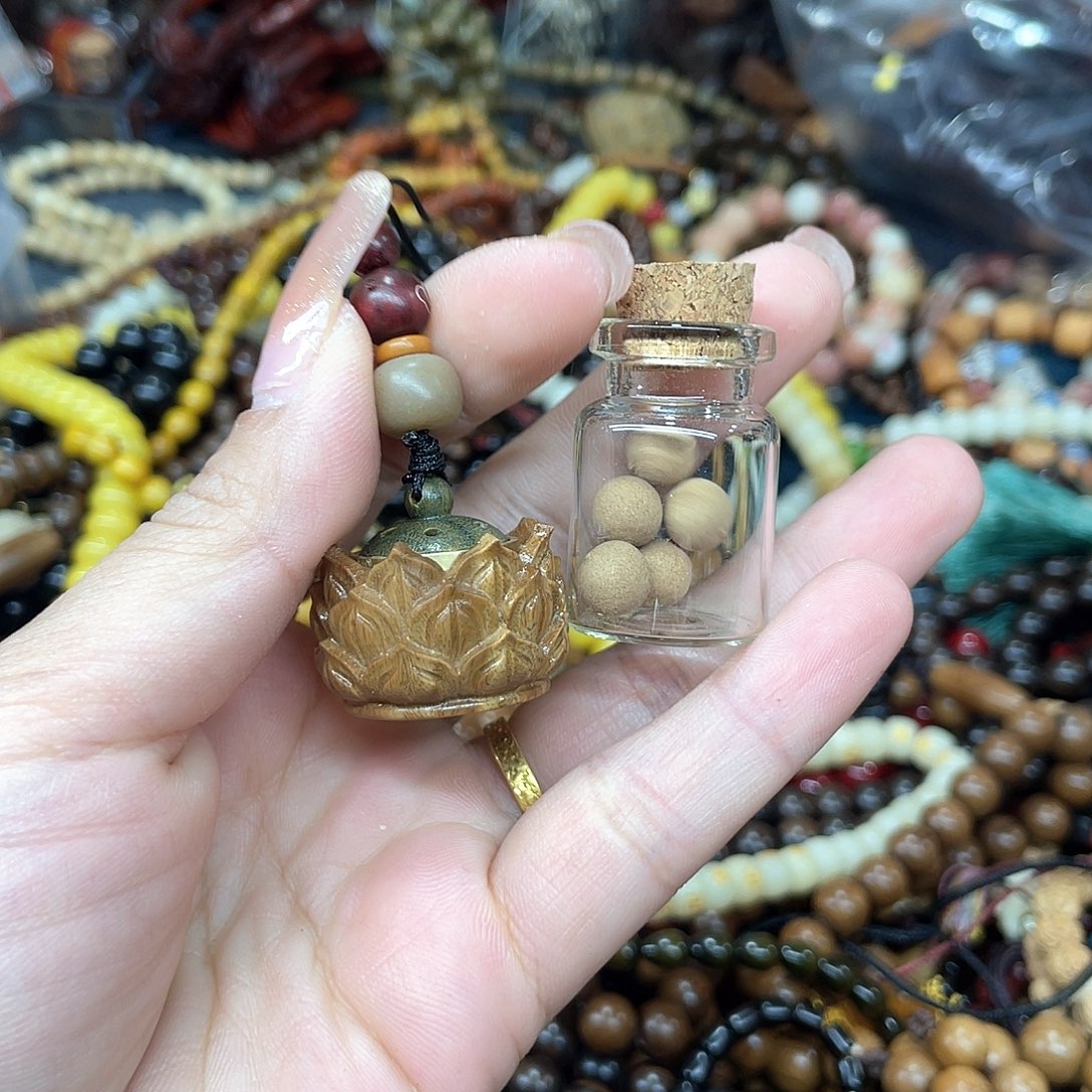 维腊木（绿檀）无事牌