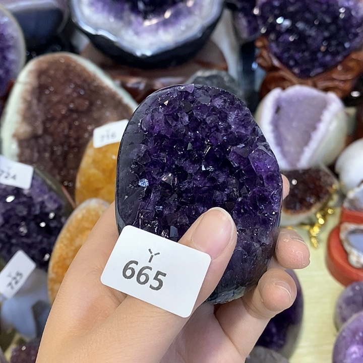 紫晶大型摆件（非配饰）未镶嵌