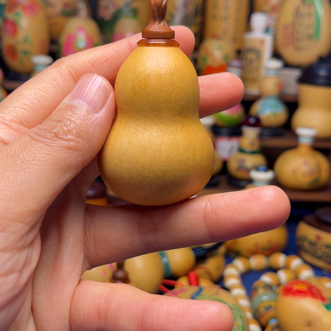 㣻***罖大叶紫檀（黑酸枝木类）