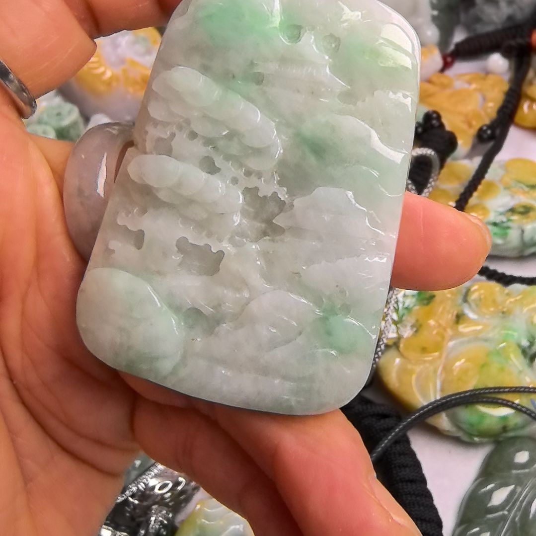 翡翠颈饰未镶嵌吊坠