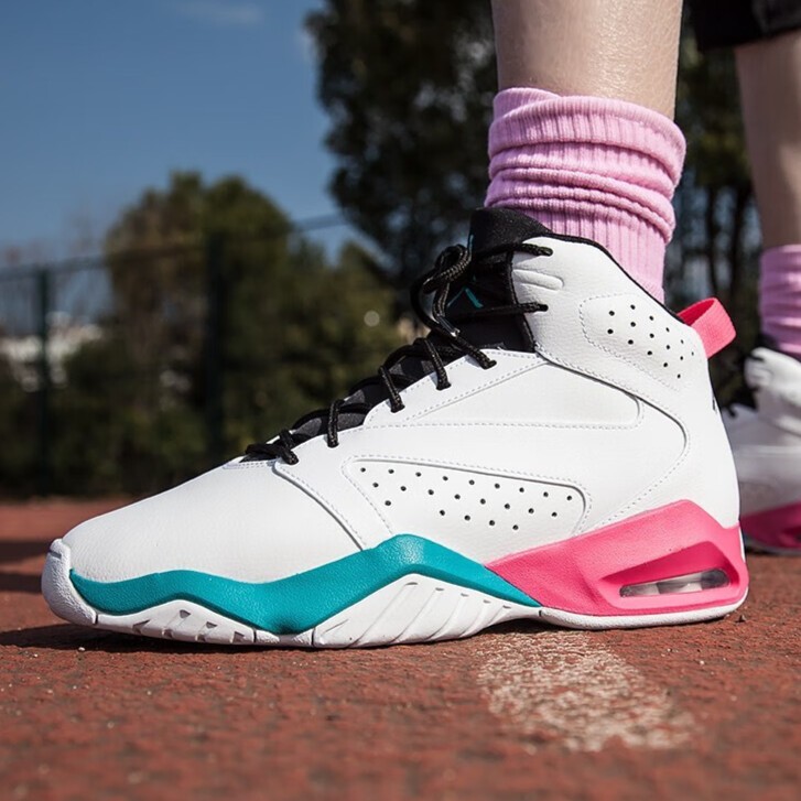 【微瑕慎拍】耐克 女/大童篮球鞋AR6346-105- 36(鞋面轻微脏污)