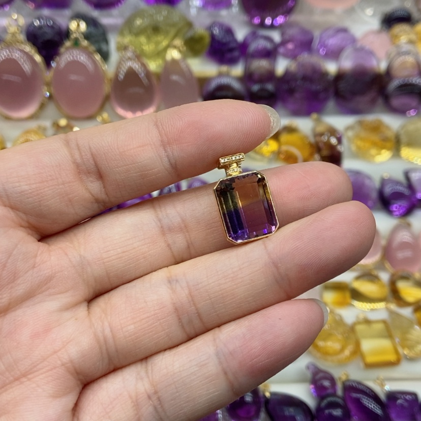 【闪购商品】水晶水晶吊坠18K金镶嵌