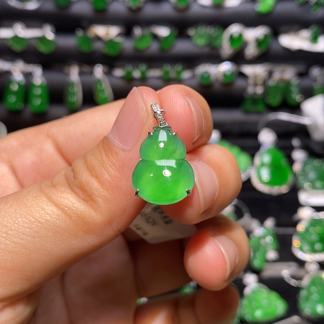 翡翠18K金镶嵌吊坠(不含链)天然翡翠