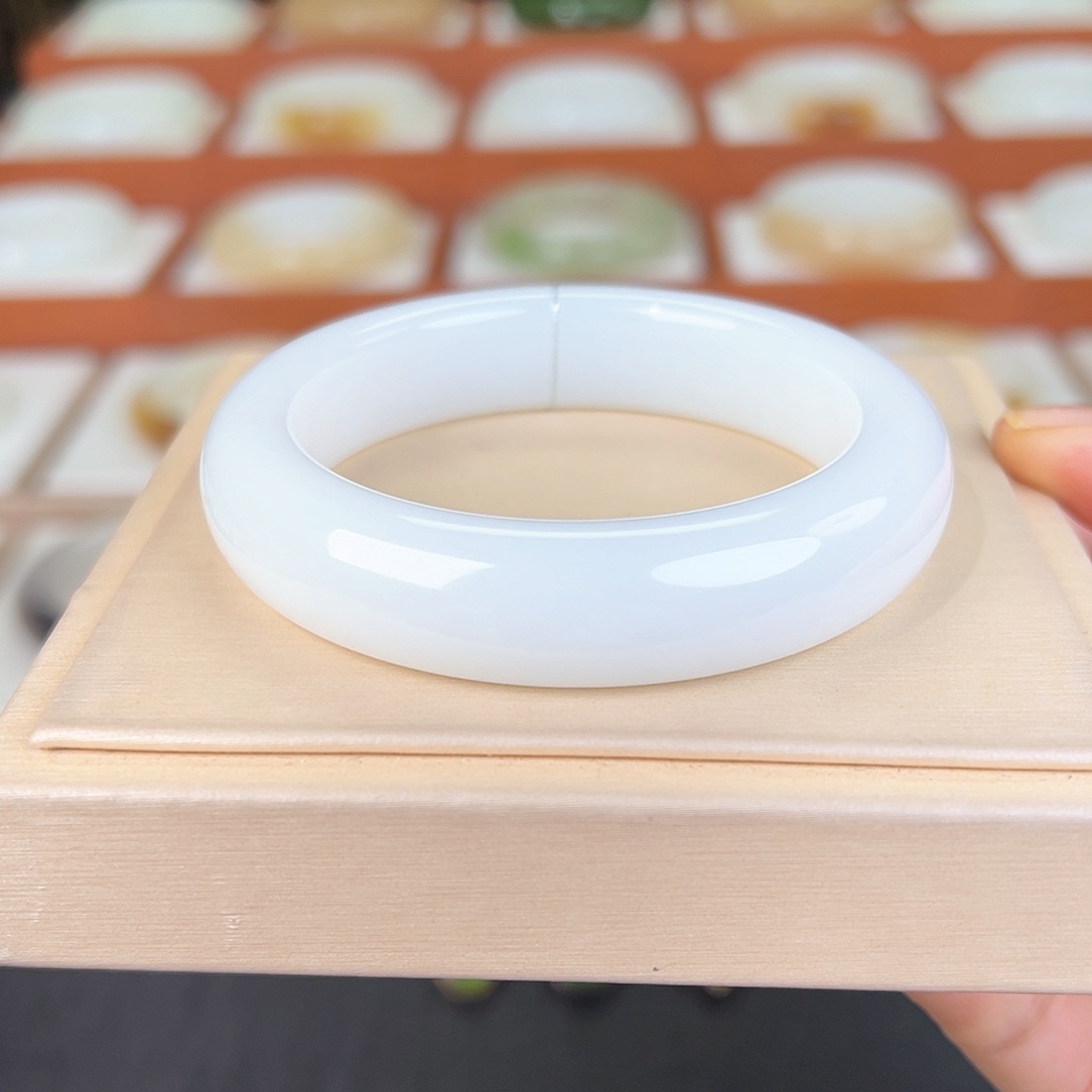 和田玉手镯未镶嵌和田玉白玉手镯