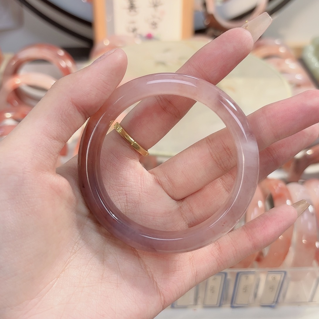 石英质玉手镯未镶嵌月*