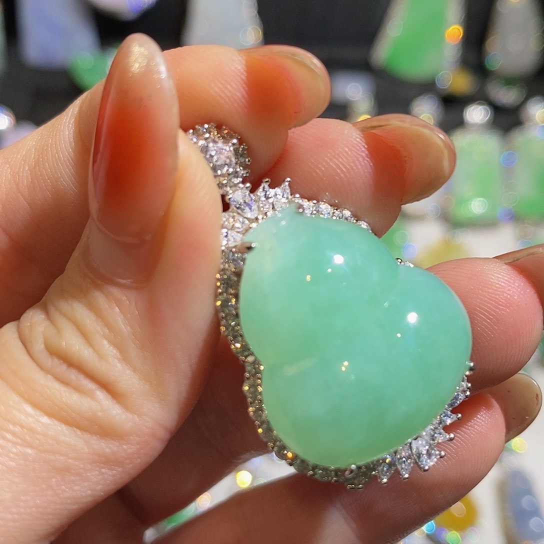 翡翠颈饰银S925镶嵌天然翡翠