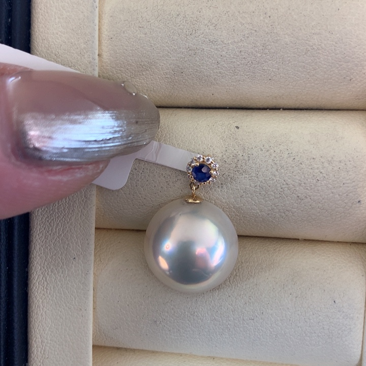 18K金镶嵌颈饰拼合珍珠（马贝珠）