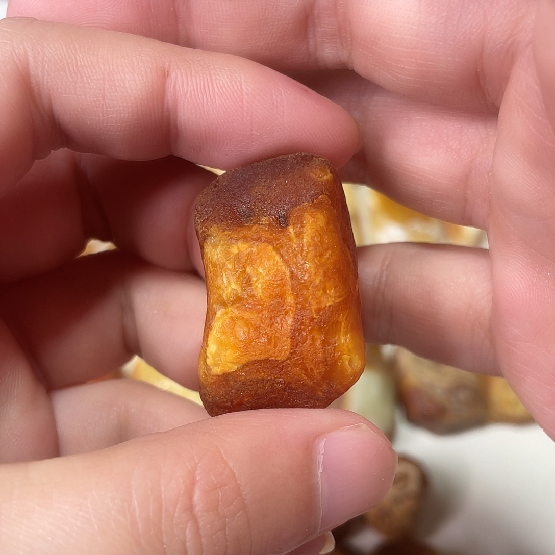 定制琥珀未镶嵌原矿琥珀