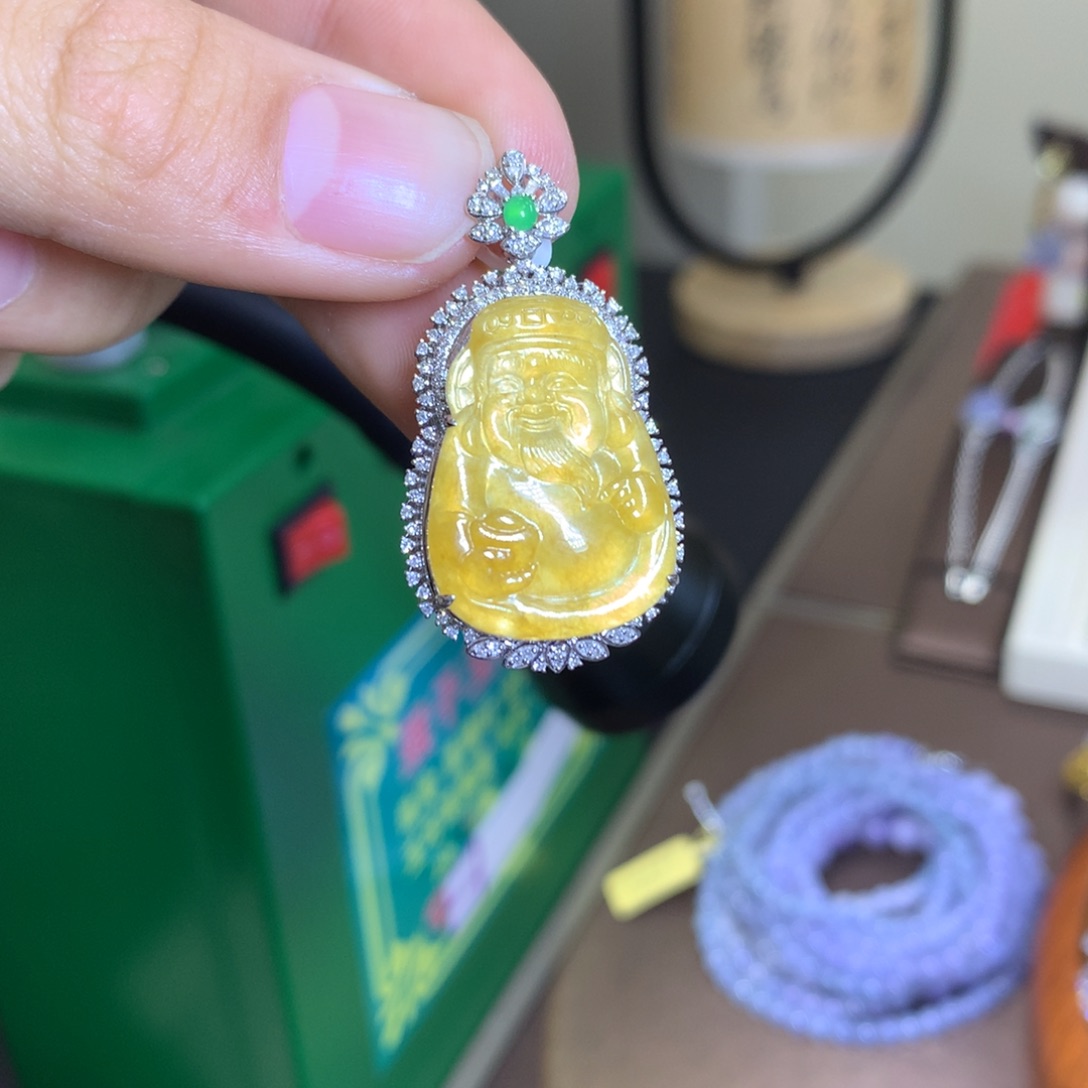 翡翠颈饰18K金镶嵌翡翠