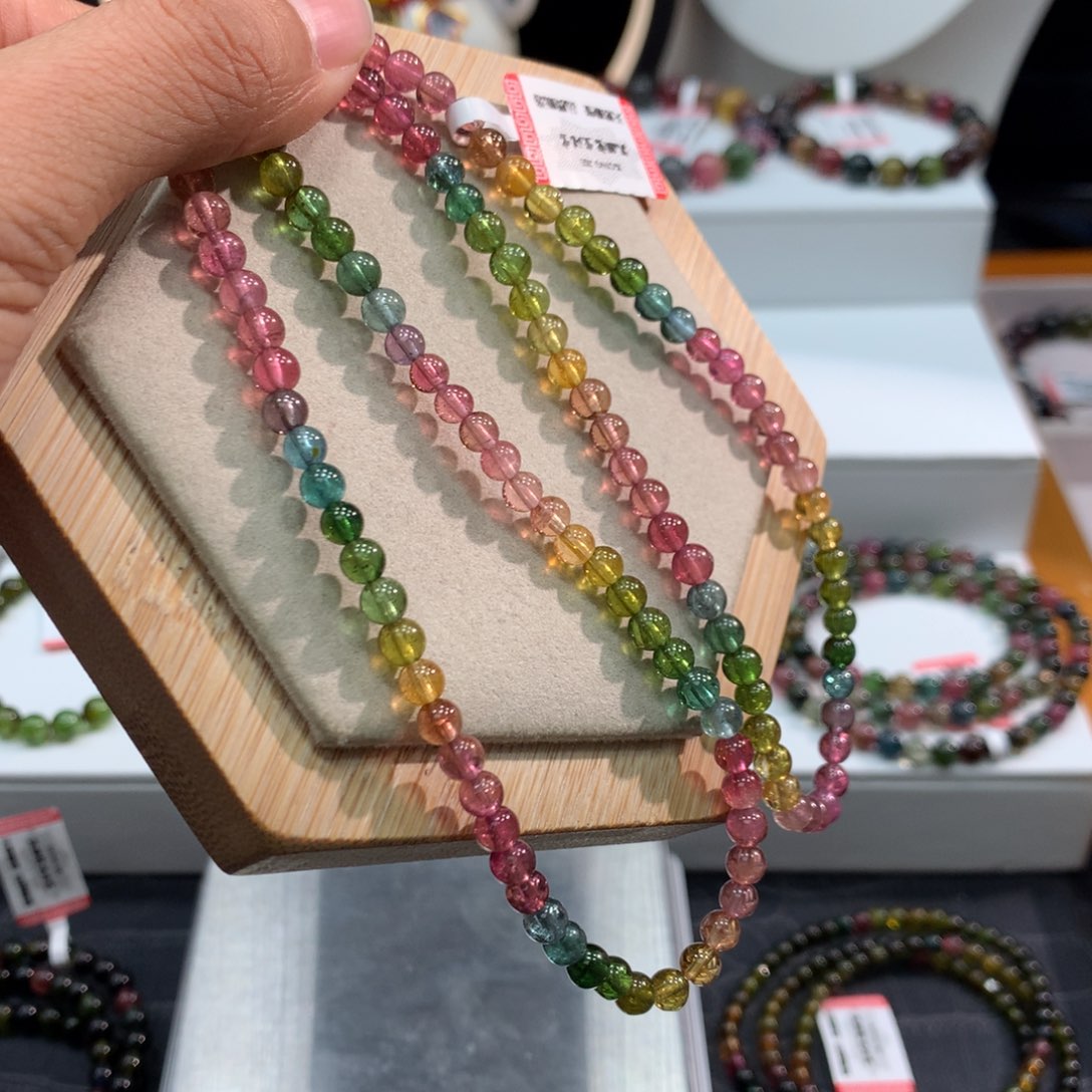 碧玺手链未镶嵌    4.8mm。   