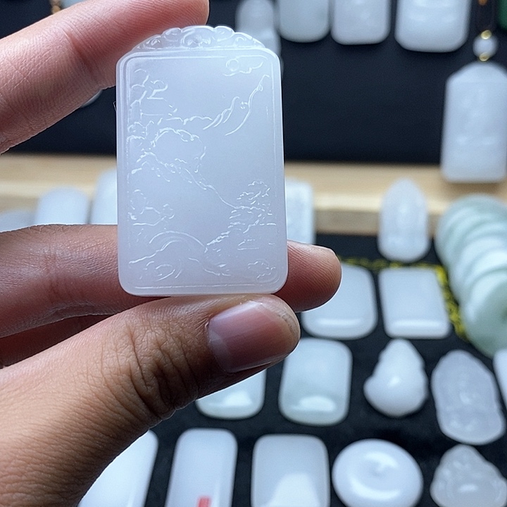 石英质玉颈饰未镶嵌