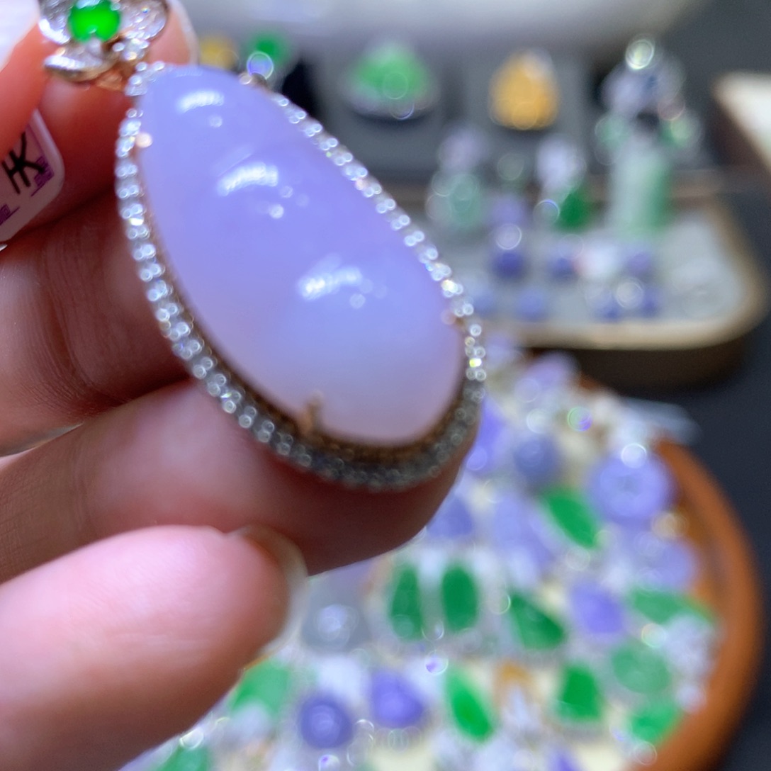 【闪购商品】翡翠颈饰18K金镶嵌翡翠吊坠项链