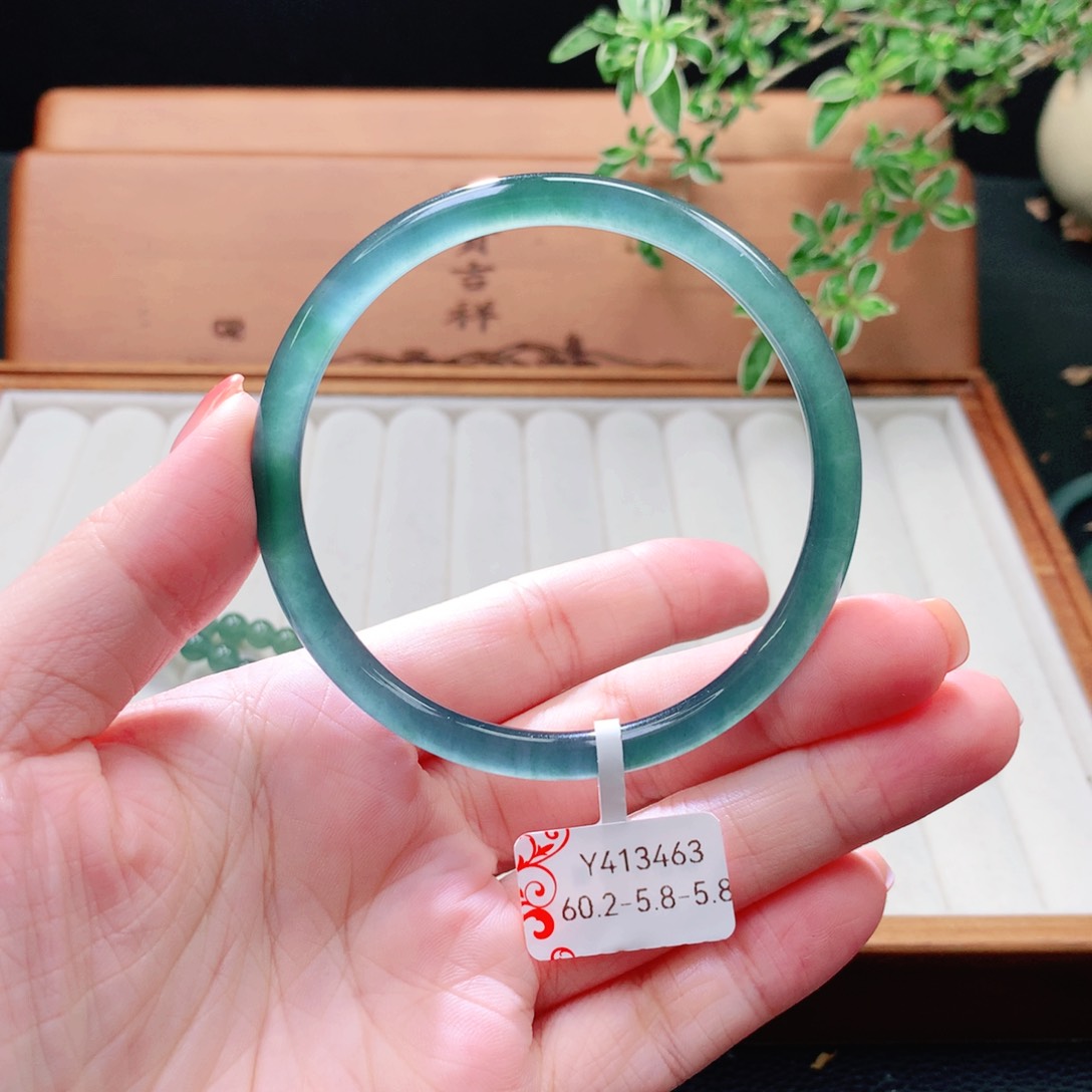 未镶嵌手镯（圆镯）翡翠