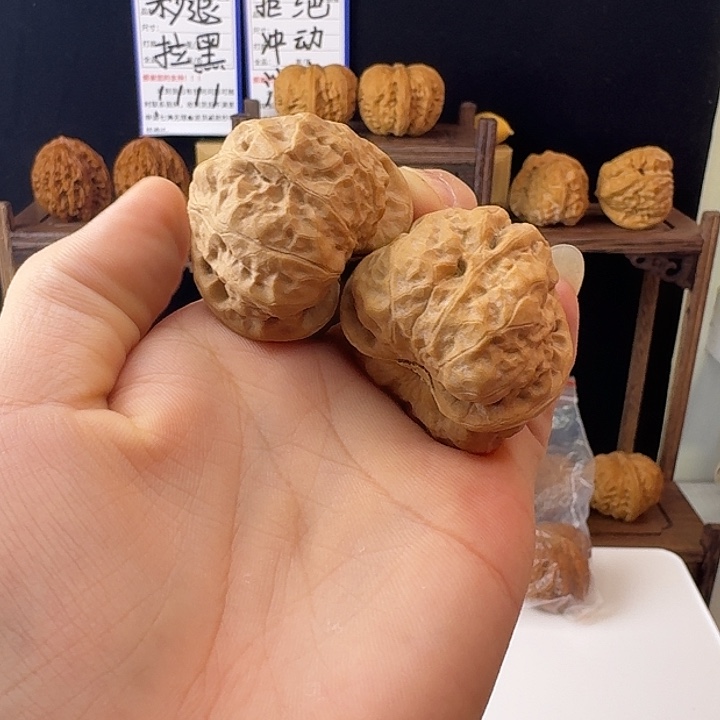 把件文玩核桃40全秦蛤蟆头骨质好