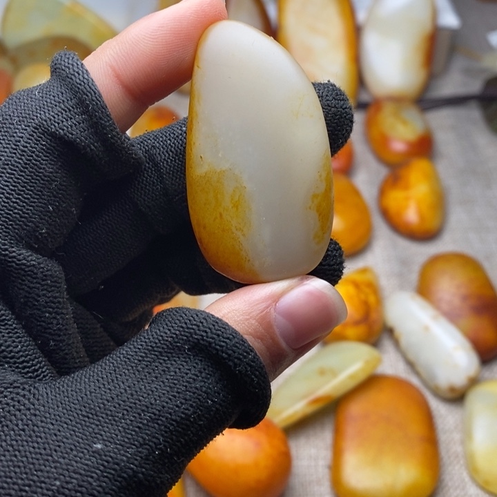 傻***头和田玉未镶嵌把件