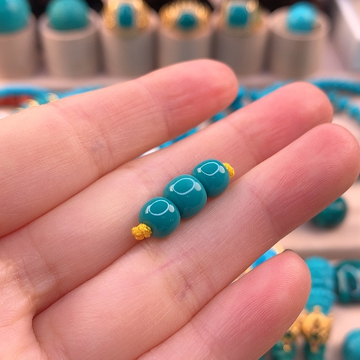 绿松石配饰未镶嵌