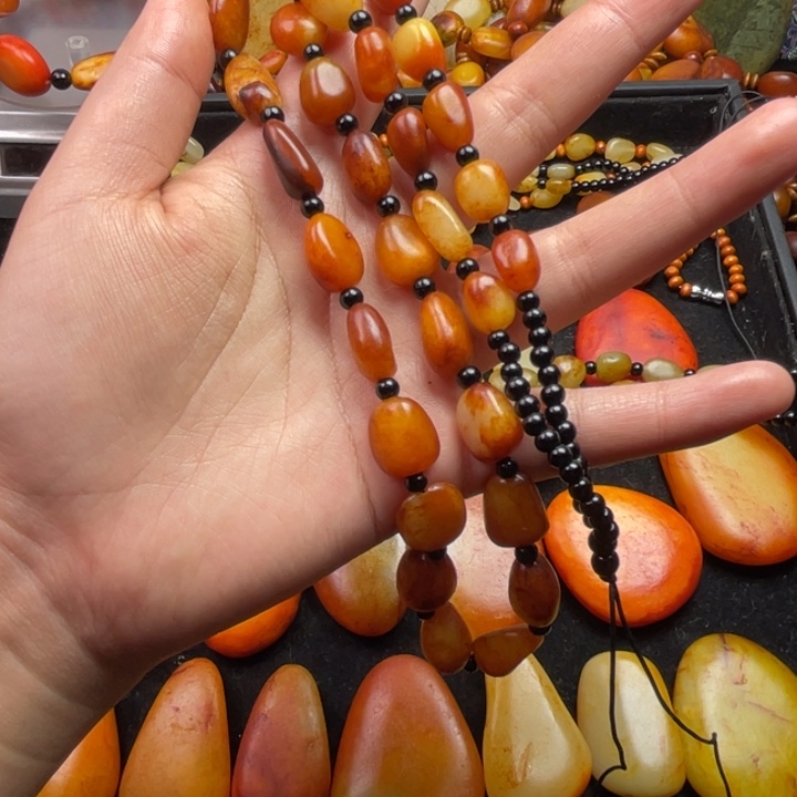 老***干和田玉未镶嵌颈饰