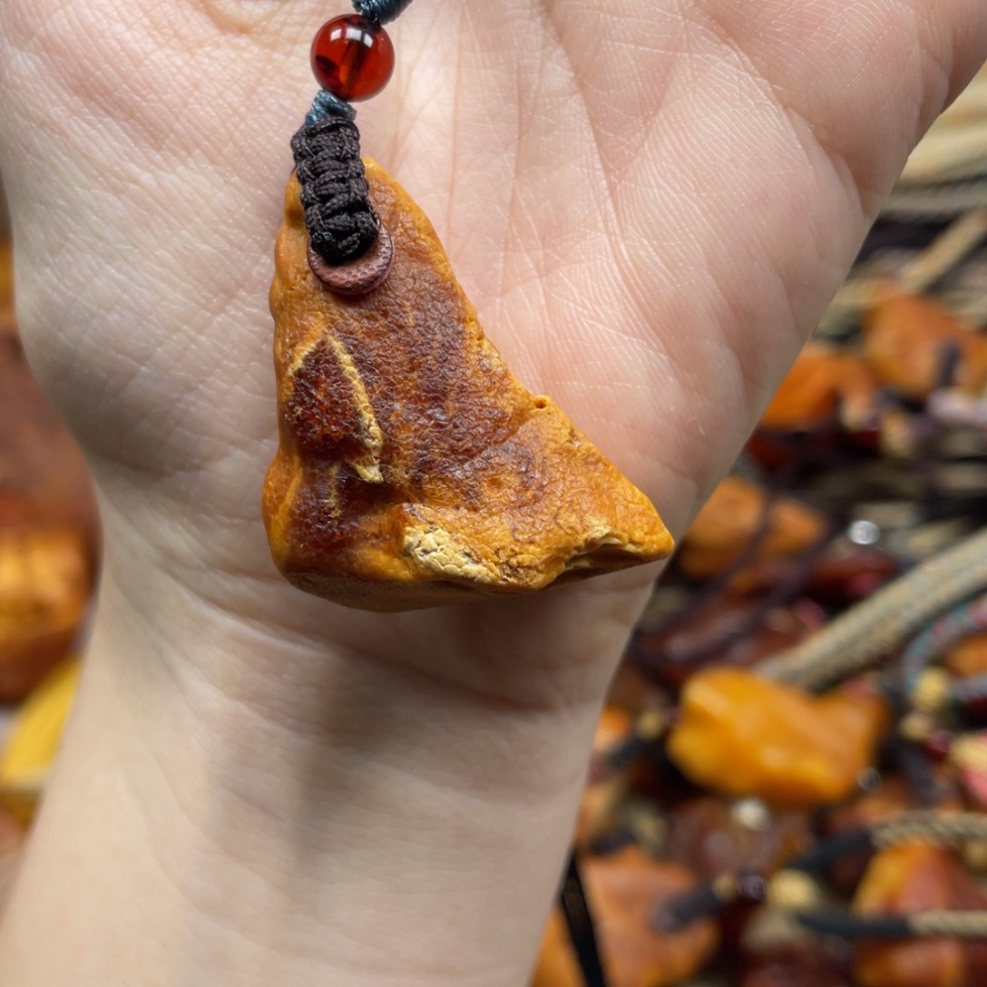 琥珀未镶嵌珠宝奇石