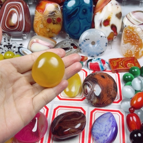 玛瑙/玉髓耳饰未镶嵌