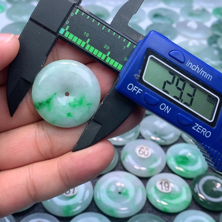 翡翠颈饰未镶嵌缅甸天然A货翡翠