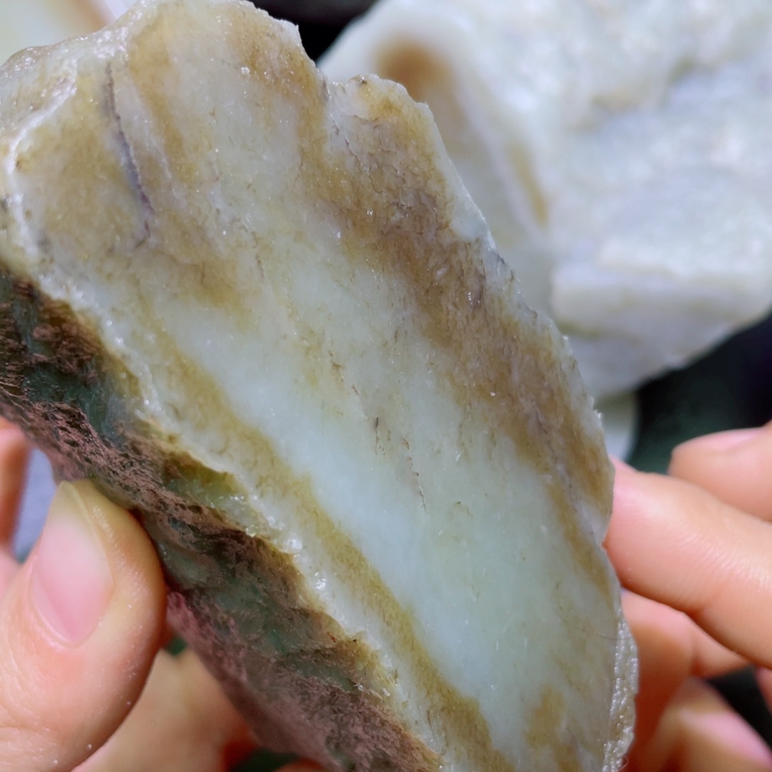 和田玉未镶嵌珠宝半成品