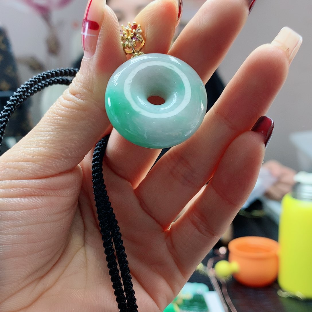 【闪购商品】翡翠吊坠(赠链)合金