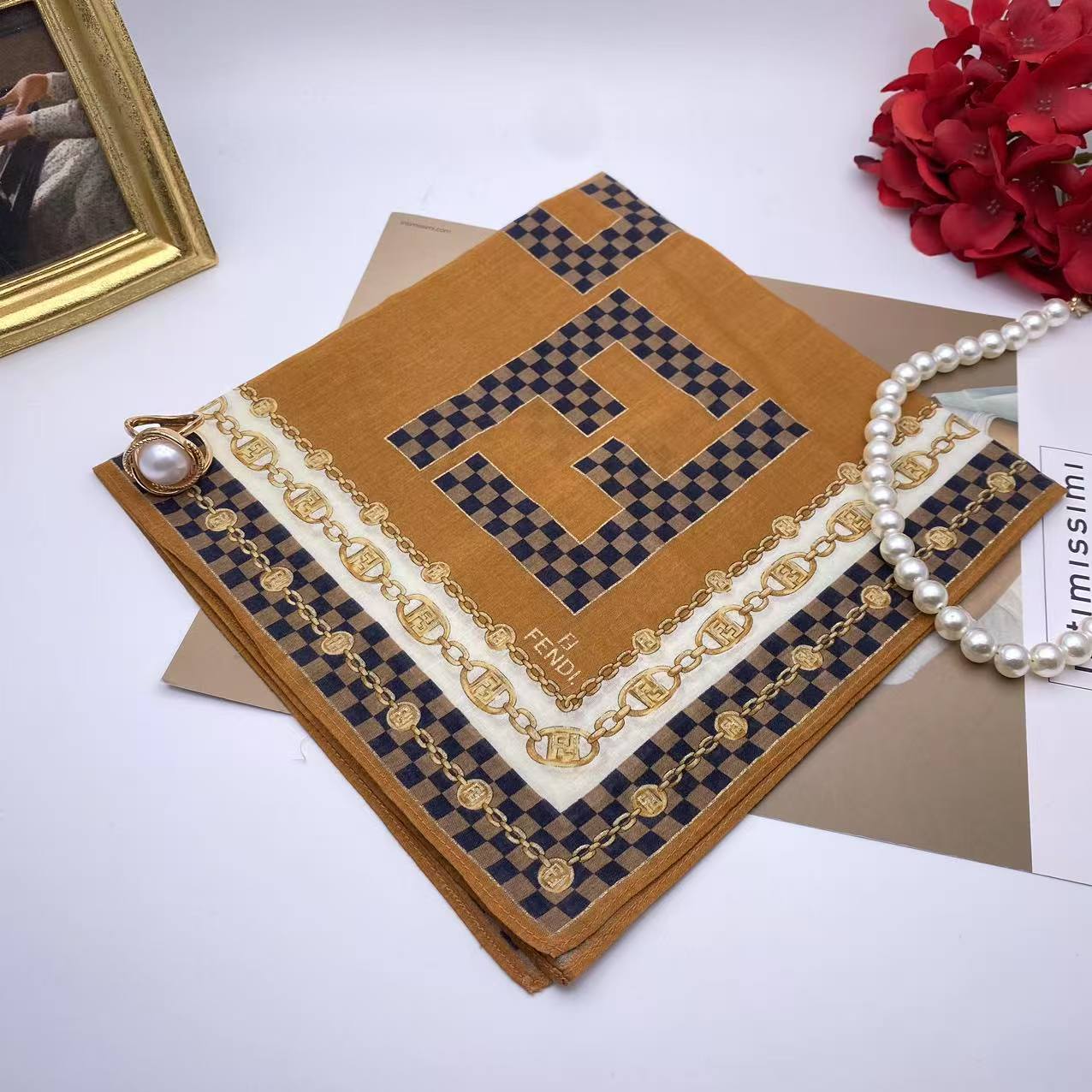 99新 FENDI/芬迪 海囤/芬迪/丝巾/yy05081