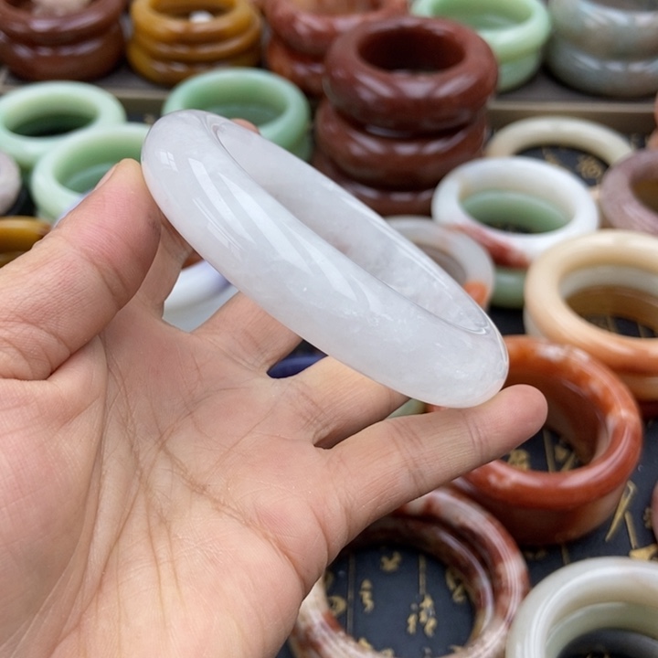 心****未镶嵌手镯石英岩玉
