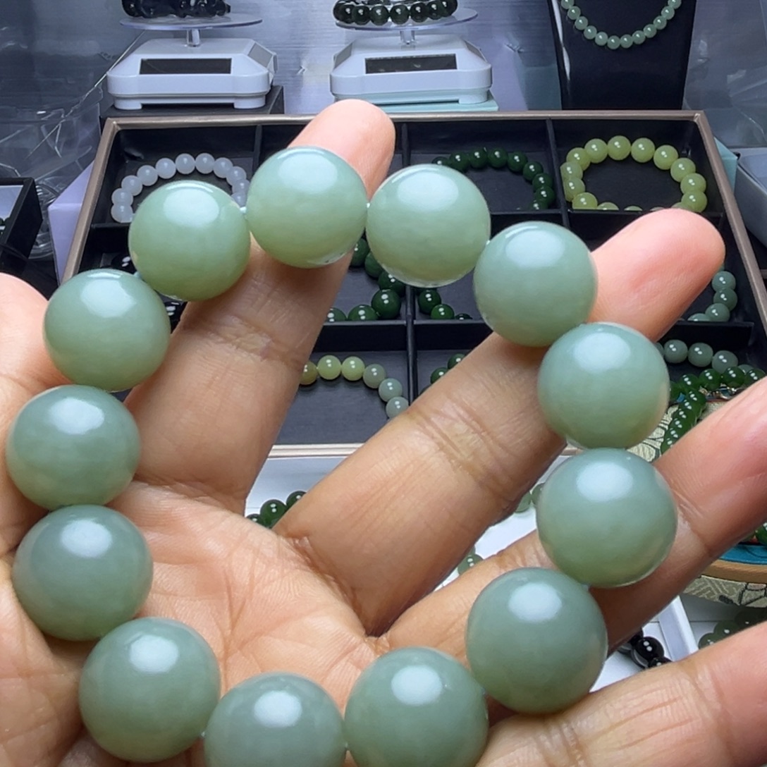 和田玉未镶嵌手串