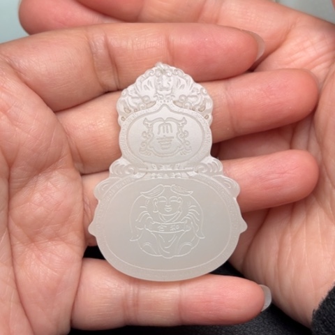 和田玉挂件未镶嵌村****）