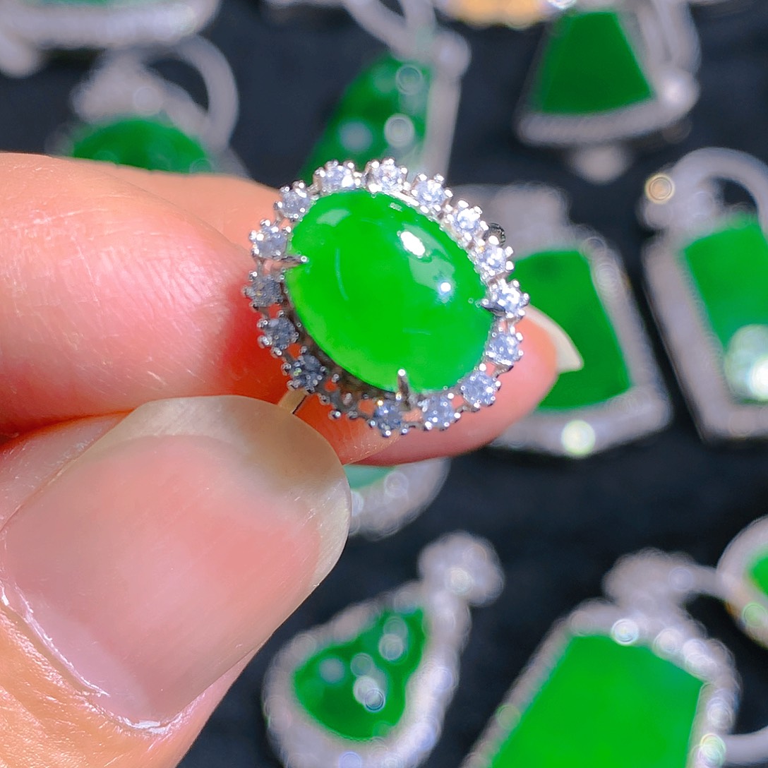 翡翠颈饰银S925镶嵌戒指