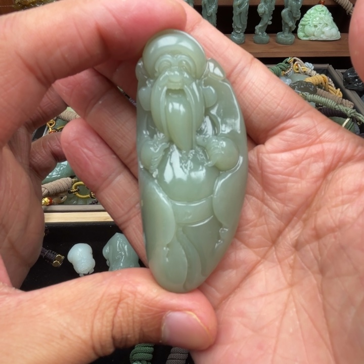 和田玉吊坠未镶嵌