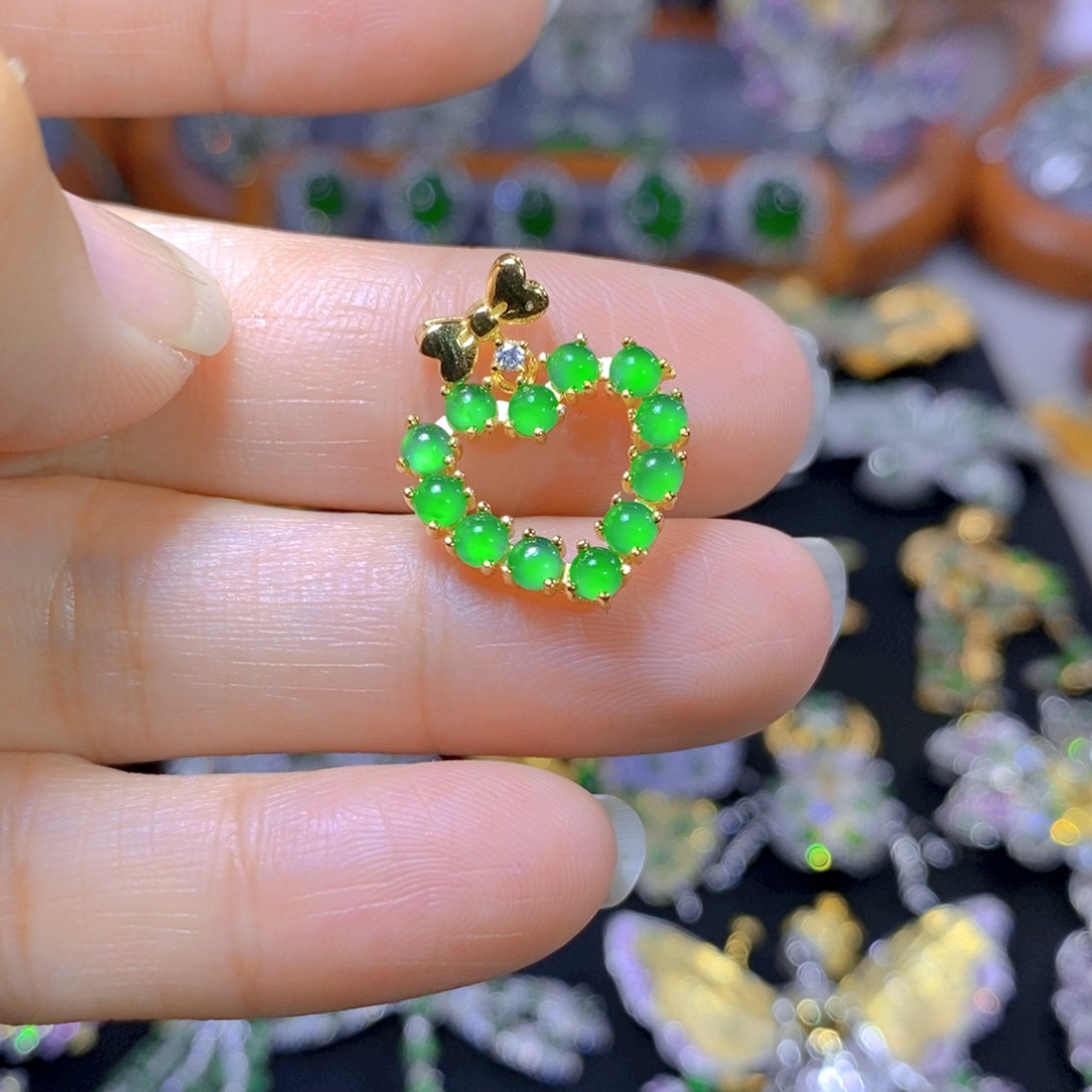 翡翠颈饰银S925镶嵌天然翡翠