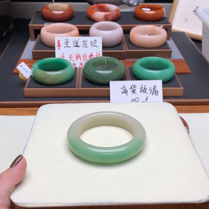 ****贴石英质玉（非洲翠）合金佘太翠