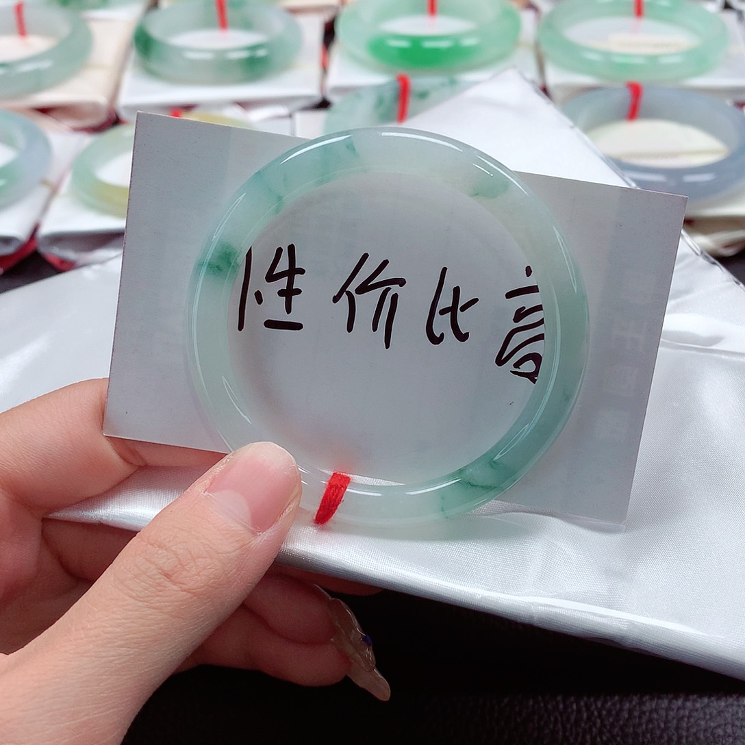 翡翠手镯（圆镯）未镶嵌天然a货翡翠51